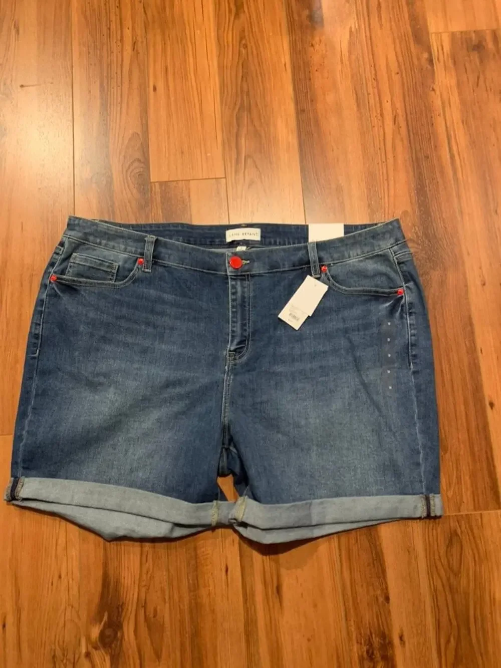 NWT Lane Bryant Embroidered Boyfriend Midi Short Mid Rise 22